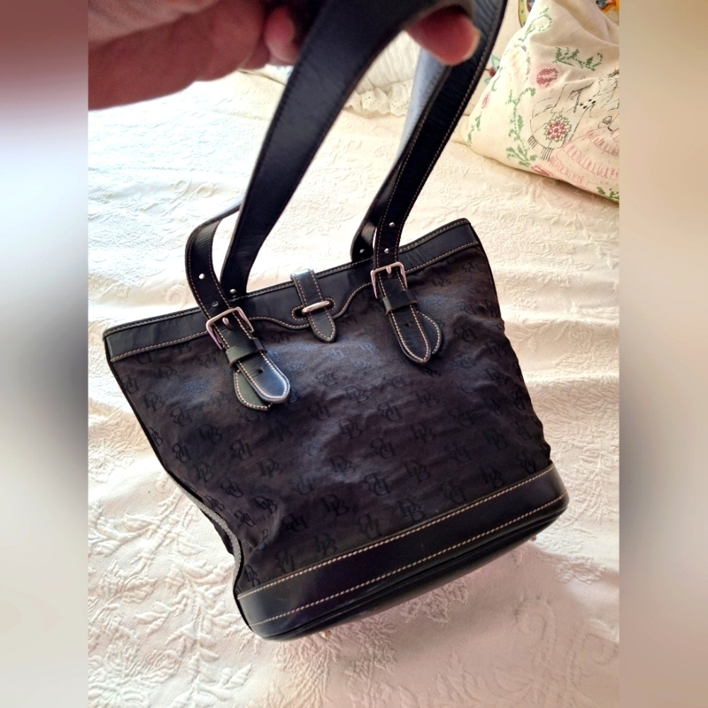 Dooney and bourke Vintage Leather & fabric bag.